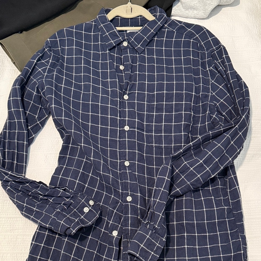 Uniqlo linen Men's Blue Grid Button Down Shirt